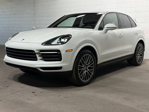 Certified 2023 Porsche Cayenne Platinum Edition AWD/4WD image 1