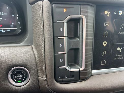 Used 2024 GMC Yukon XL Denali AWD/4WD image 15