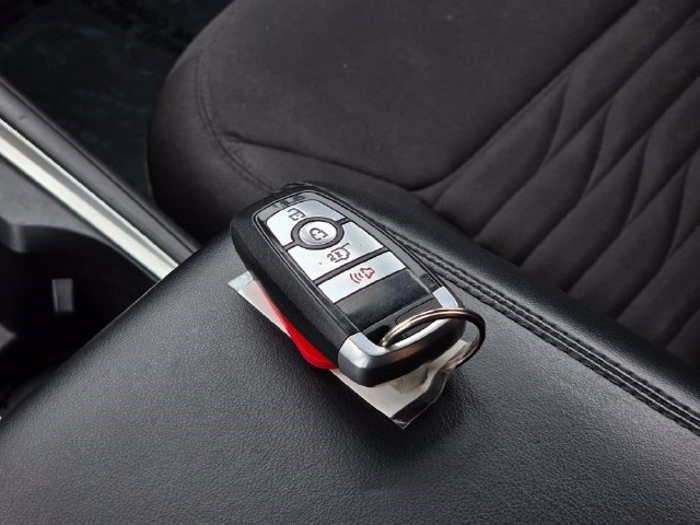 Used 2020 Ford Explorer XLT w/ Comfort Package AWD/4WD image 36