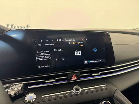 Used 2024 Hyundai Elantra SEL image 14