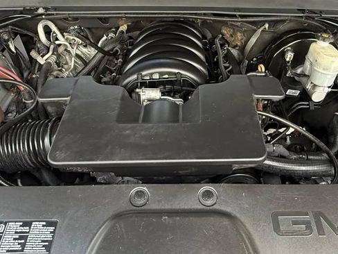 Used 2019 GMC Yukon XL SLE w/ Convenience Package RWD image 16