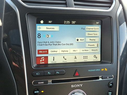 Certified 2018 Ford Explorer Platinum image 18