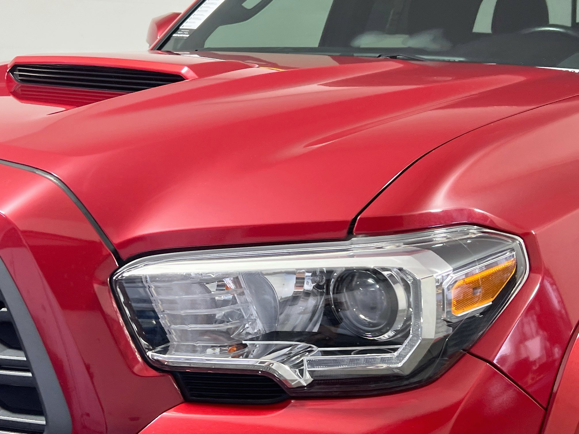 Used 2021 Toyota Tacoma TRD Sport w/ Technology Package RWD image 11