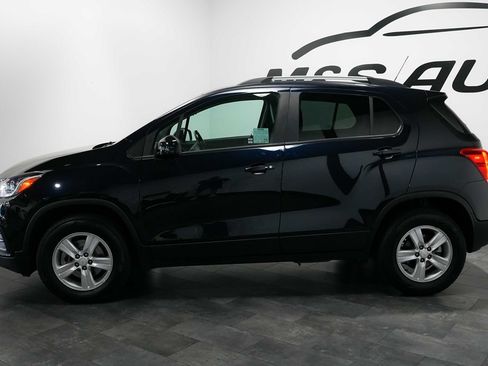 Used 2022 Chevrolet Trax LT w/ Driver Confidence Package AWD/4WD image 3