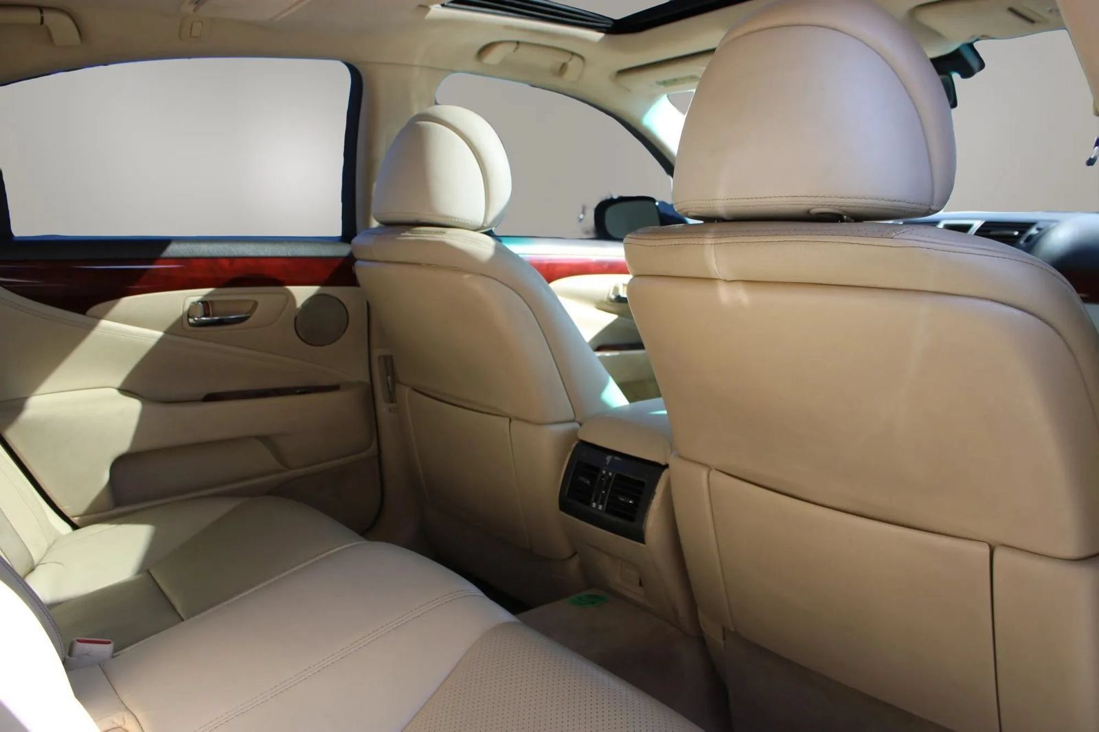Used 2010 Lexus LS 460 RWD image 13
