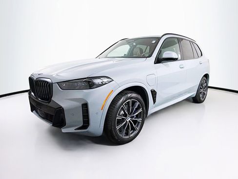 New 2026 BMW X5 xDrive50e w/ M Sport Package AWD/4WD image 3
