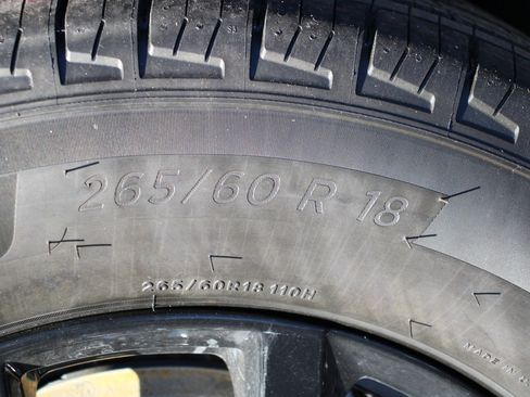 New 2025 Jeep Grand Cherokee L Altitude image 42