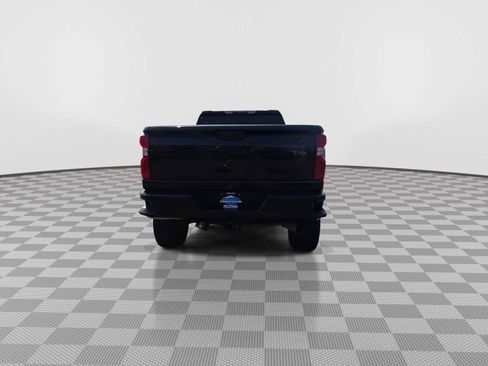 Used 2022 Chevrolet Silverado 2500 Custom w/ Custom Value Package AWD/4WD image 7