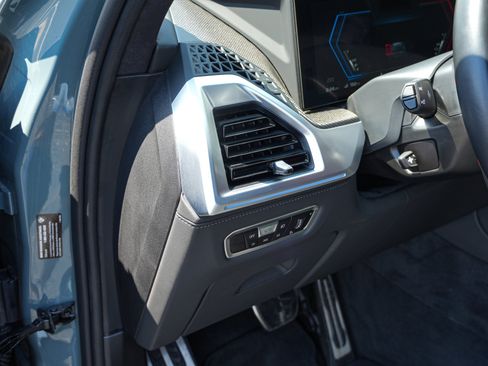 Used 2023 BMW XM AWD/4WD image 17
