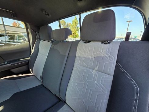Used 2023 Toyota Tacoma TRD Sport image 19