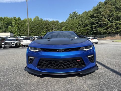 Used 2018 Chevrolet Camaro SS RWD image 2