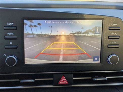 Used 2023 Hyundai Elantra SEL image 13