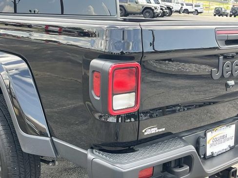 Used 2022 Jeep Gladiator Sport AWD/4WD image 11