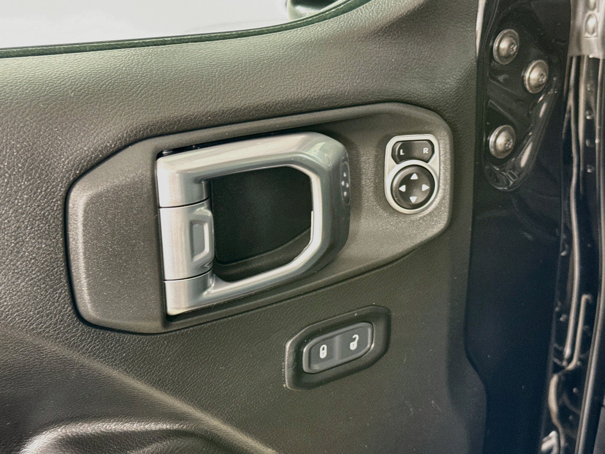 Used 2025 Jeep Gladiator Sport AWD/4WD image 20