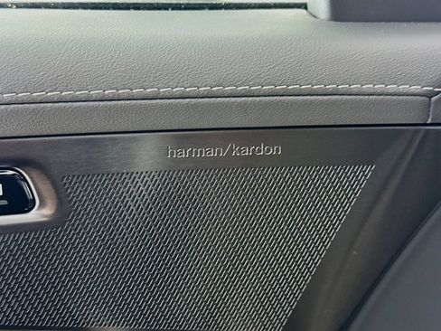 Certified 2026 Volvo XC90 T8 Plus w/ Protection Package Premier AWD/4WD image 19