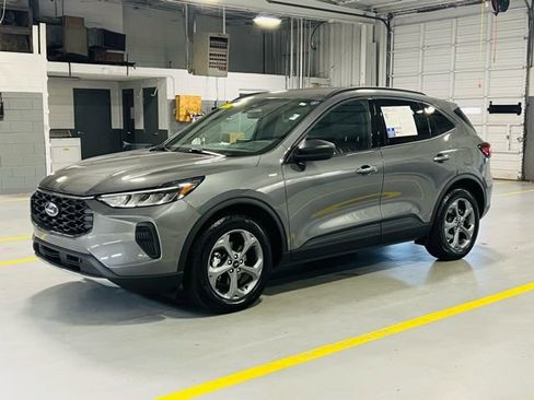 Used 2025 Ford Escape ST-Line image 12