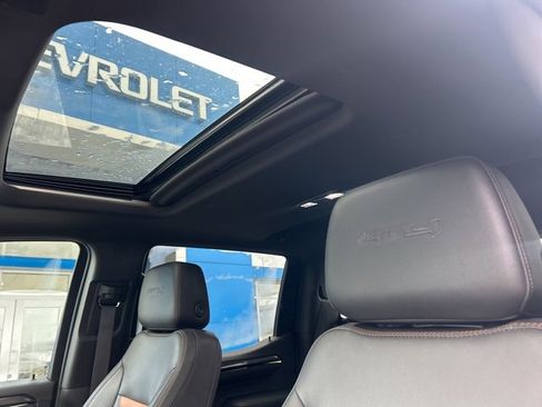 Used 2022 GMC Sierra 1500 AT4 w/ AT4 Premium Package image 17