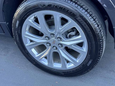 Used 2017 Cadillac XT5 Luxury w/ Driver Awareness Package FWD image 19