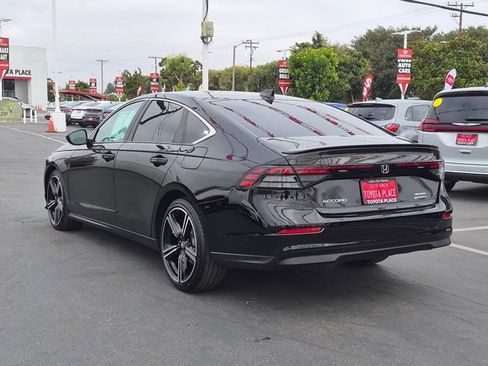 Used 2025 Honda Accord Sport image 11