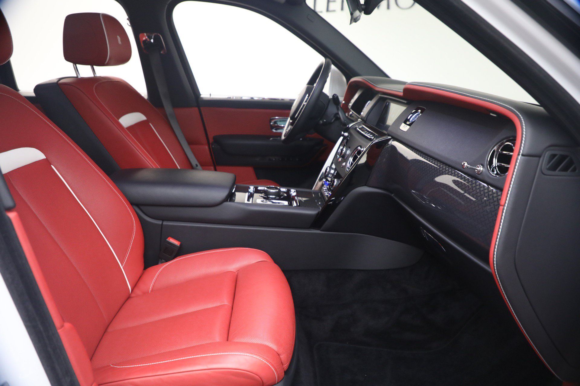 Certified 2021 Rolls-Royce Cullinan Black Badge AWD/4WD image 19