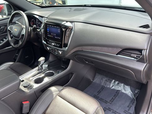 Used 2023 Chevrolet Traverse High Country image 11