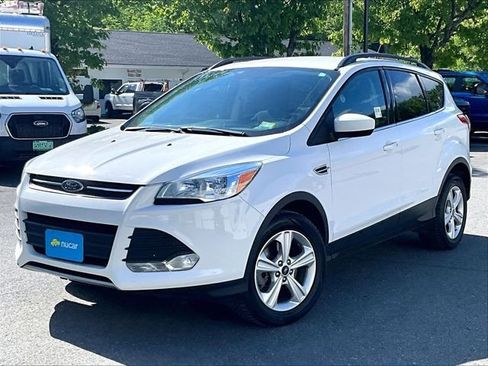 Used 2016 Ford Escape SE w/ Equipment Group 201A AWD/4WD image 3