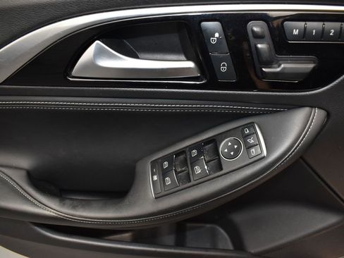 Used 2018 INFINITI QX30 Sport w/ Sport Leather Package image 11