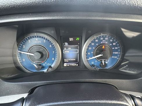 Used 2018 Toyota Sienna XLE image 19