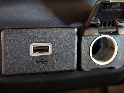 Used 2020 Chevrolet Silverado 2500 Custom w/ Custom Convenience Package image 18