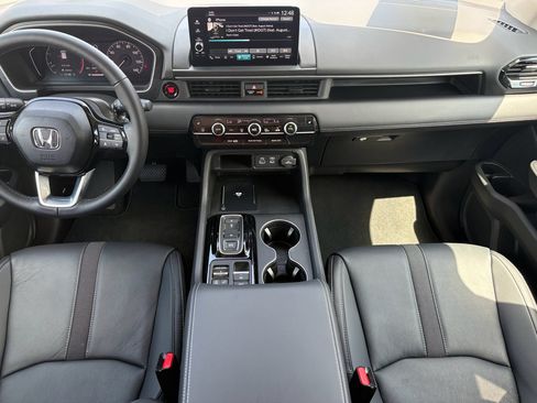 Certified 2025 Honda Pilot EX-L image 2