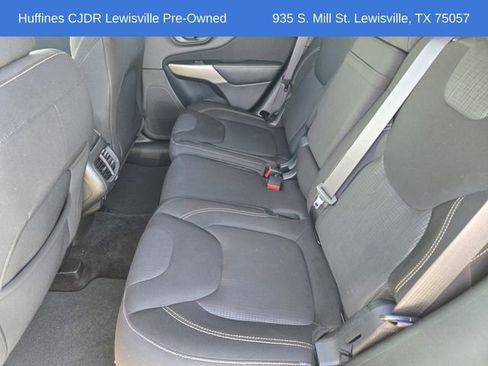 Certified 2017 Jeep Cherokee Latitude w/ Safety/Convenience Group image 30