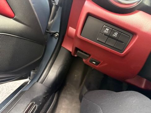 Used 2020 MAZDA MX-5 Miata RF Grand Touring RWD image 10