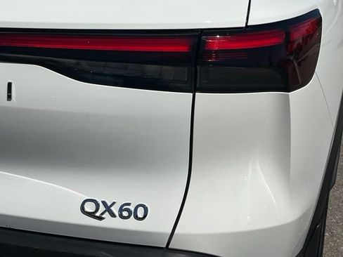 Used 2023 INFINITI QX60 Pure AWD/4WD image 32