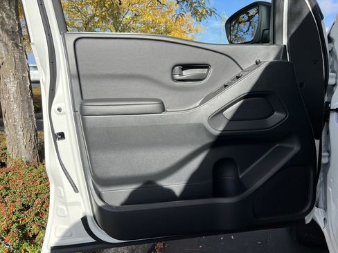 New 2026 Nissan Frontier SV w/ SV Convenience Package image 10