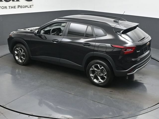Used 2025 Chevrolet Trax LT FWD image 47