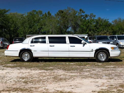 Used 1999 Lincoln Town Car Executive image 14