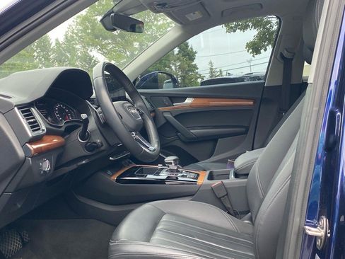 Used 2022 Audi Q5 2.0T Premium w/ Convenience Package image 11