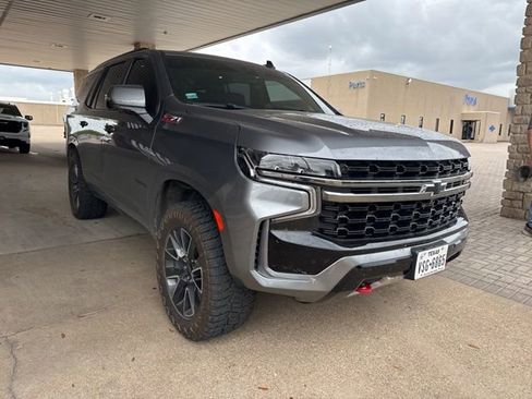 Used 2022 Chevrolet Tahoe Z71 w/ Luxury Package image 2