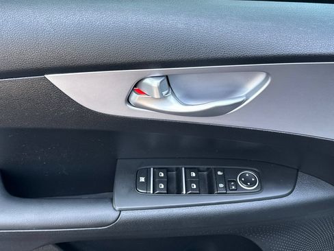 Used 2024 Kia Forte LXS FWD image 11