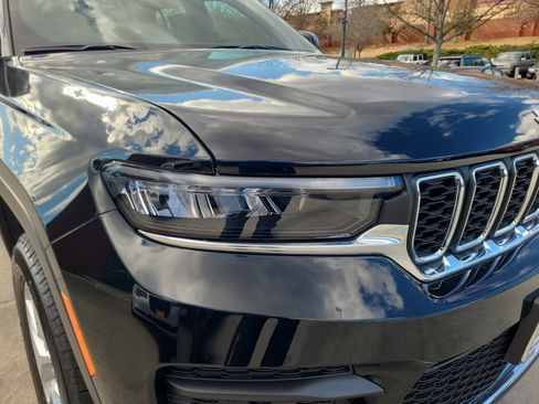 New 2025 Jeep Grand Cherokee Laredo X w/ Luxury Tech Group I image 24