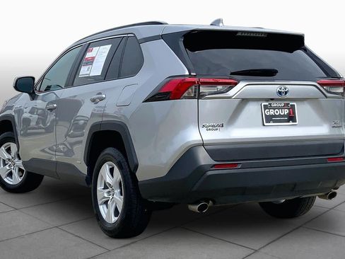 Used 2019 Toyota RAV4 XLE AWD/4WD image 12
