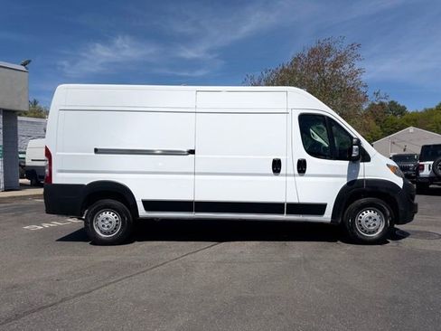 Used 2025 RAM ProMaster 2500 w/ Convenience Group FWD image 7