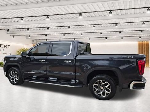 Used 2022 GMC Sierra 1500 SLT w/ SLT Convenience Package AWD/4WD image 8