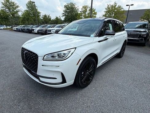 New 2025 Lincoln Corsair Reserve w/ Equipment Group 202A image 2