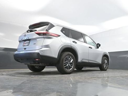 Used 2024 Nissan Rogue S AWD/4WD image 44