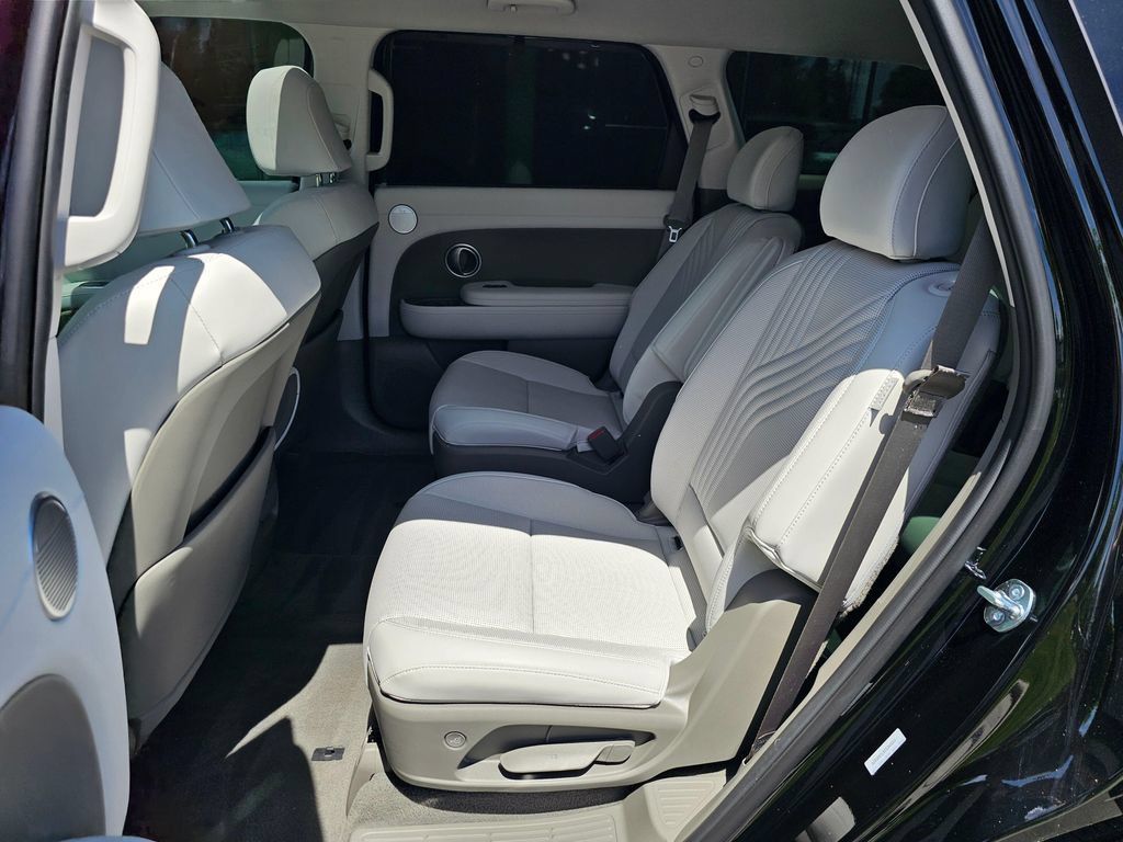 Used 2026 Hyundai Palisade SEL AWD/4WD image 17