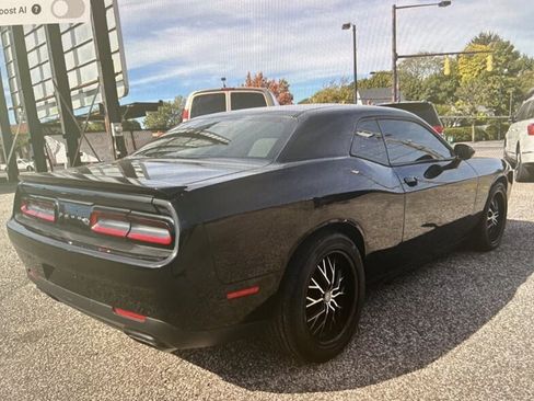 Used 2017 Dodge Challenger R/T RWD image 4