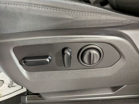 Used 2021 Chevrolet Silverado 1500 LT image 16