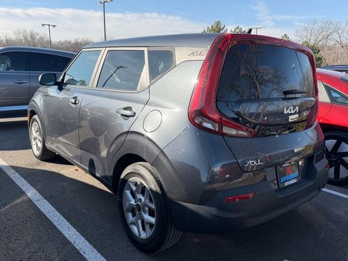 Used 2022 Kia Soul LX w/ Technology Package image 3