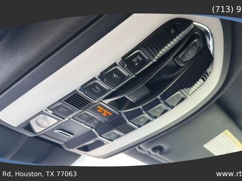 Used 2017 Porsche Cayenne Platinum Edition AWD/4WD image 55